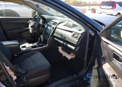 2015 Toyota Camry Hybrid Le z USA, uszkodzony, nr VIN 4T1BD1FK9FU172228